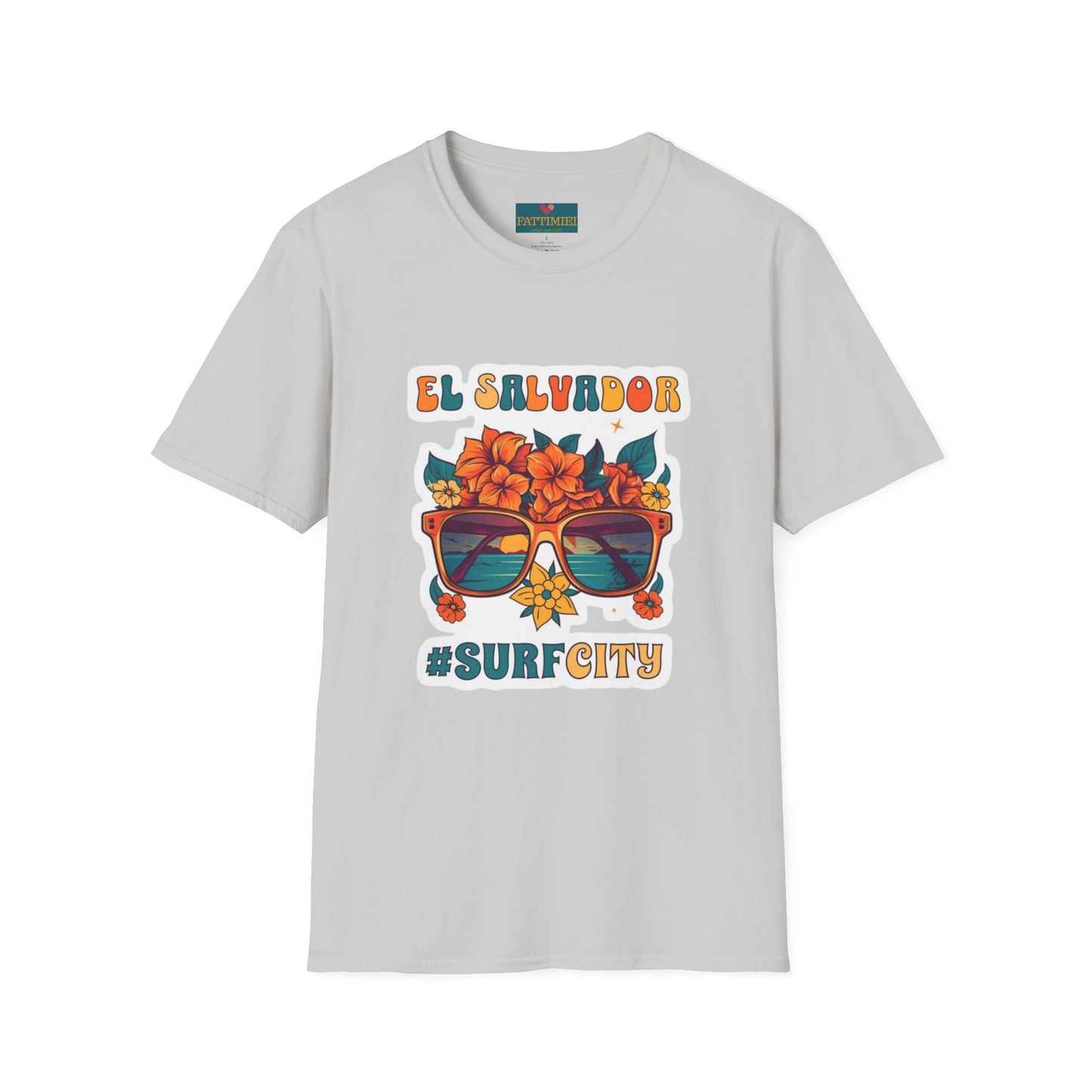 El Salvador Surf City: Women’s T-Shirt – Waves, Freedom, and Style