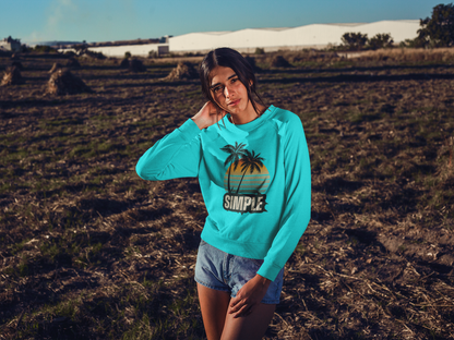 Simple Surf: Women’s Sweatshirt – Effortless Style, Endless Waves