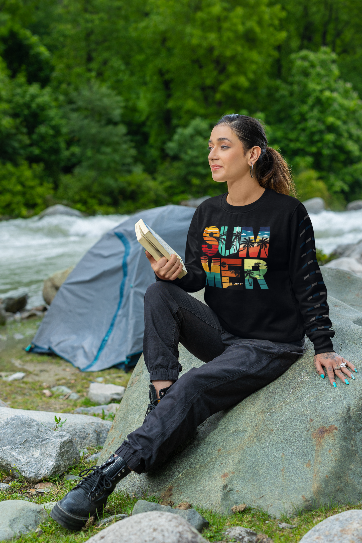 Summer Vibes Women’s Sweatshirt – Sun, Sand, and Relaxation